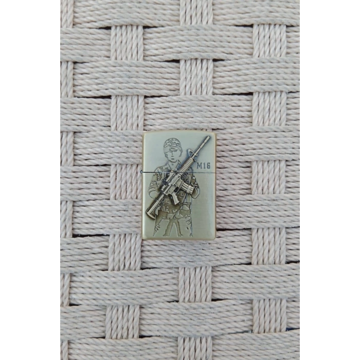 Ozel Tasarim Sari renkli M16 Tufekli asker kabartmali mermi ve hedef tahtali zippo Cakmak