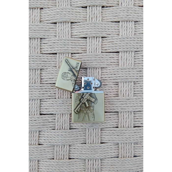 Ozel Tasarim Sari renkli M16 Tufekli asker kabartmali mermi ve hedef tahtali zippo Cakmak