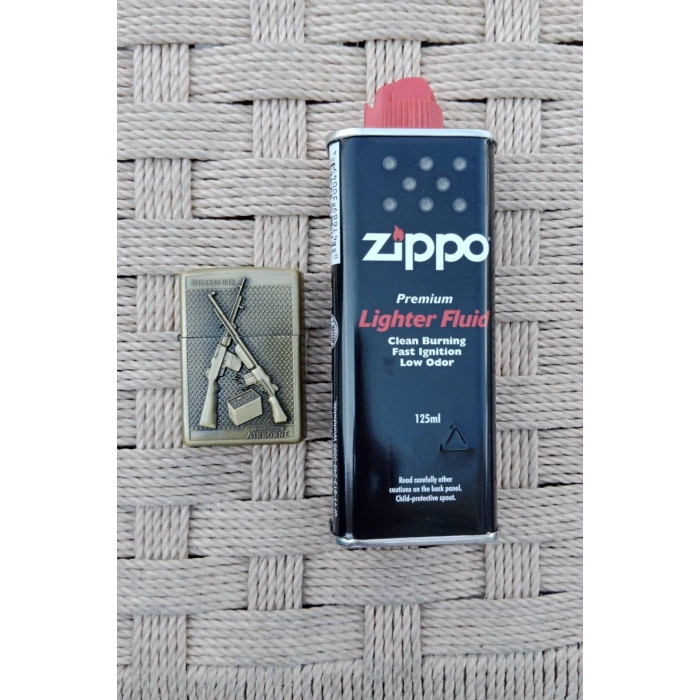 Ozel Tasarim Sari renkli M1918A2 Bar Tüfek kabartmali Medal of Honor Airborne yazili premium zippo Cakmak