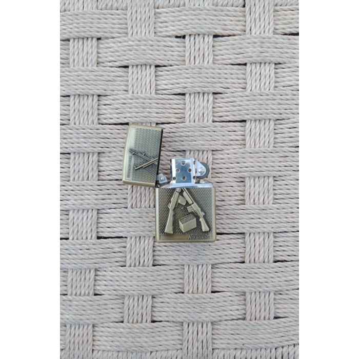 Ozel Tasarim Sari renkli M1918A2 Bar Tufek kabartmali Medal of Honor Airborne yazili zippo Cakmak