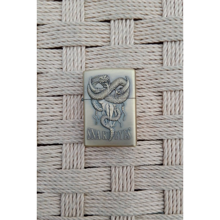 Ozel Tasarim Sari renkli Snake Eyes yazili kabartmali premium zippo Cakmak