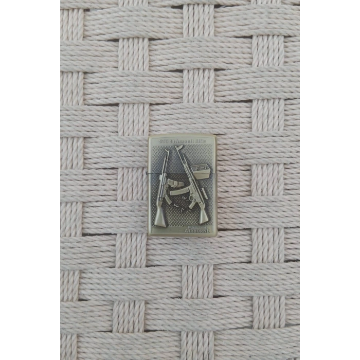Ozel Tasarim Sari renkli STG 44 Assault Rifle Bar Tüfek kabartmali Medal of Honor Airborne yazili premium zippo Cakmak