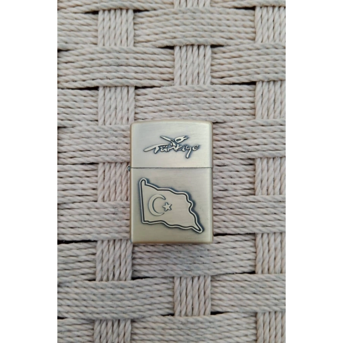 Ozel Tasarim Sari renkli Turkiye Yazili Dalgalanan Bayrak kabartmali zippo Cakmak