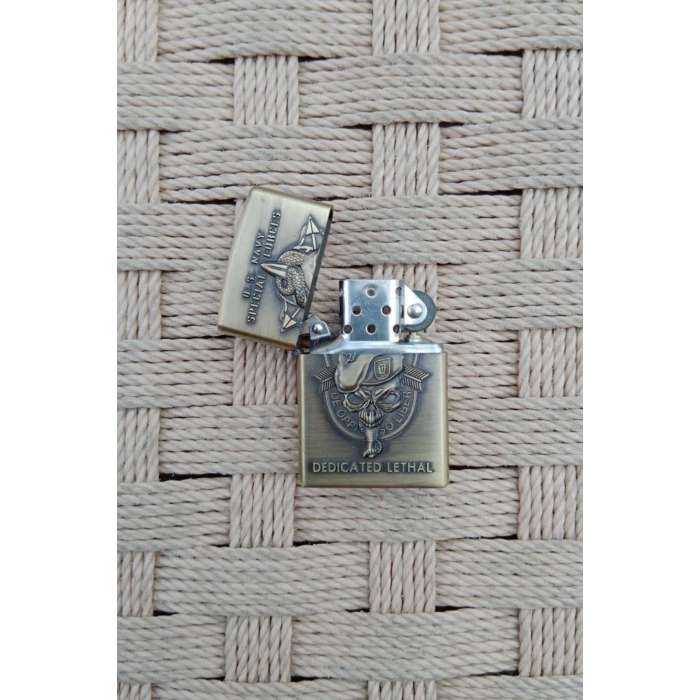 Ozel Tasarim Sari renkli U.S NAVY Special Forces Dedicated Lethal yazili kabartmali premium zippo Cakmak