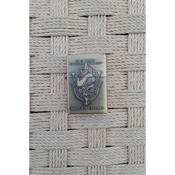 Ozel Tasarim Sari renkli U.S NAVY Special Forces Dedicated Lethal yazili kabartmali zippo Cakmak