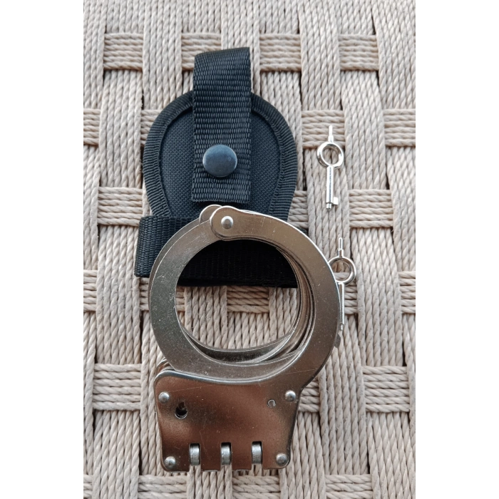 paslanmaz celik jandarma ozel guvenlik egm menteseli vurgun kelepce ve cit citli acik kelepce kilifi