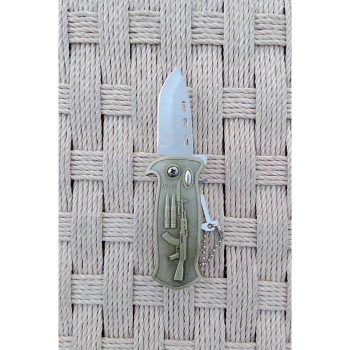 Sari Renkli Kabartmali Cok Fonksiyonlu AK-47 Mermi Modelli Emniyetli Dugmeli Bicakli Purmuz Cakmak