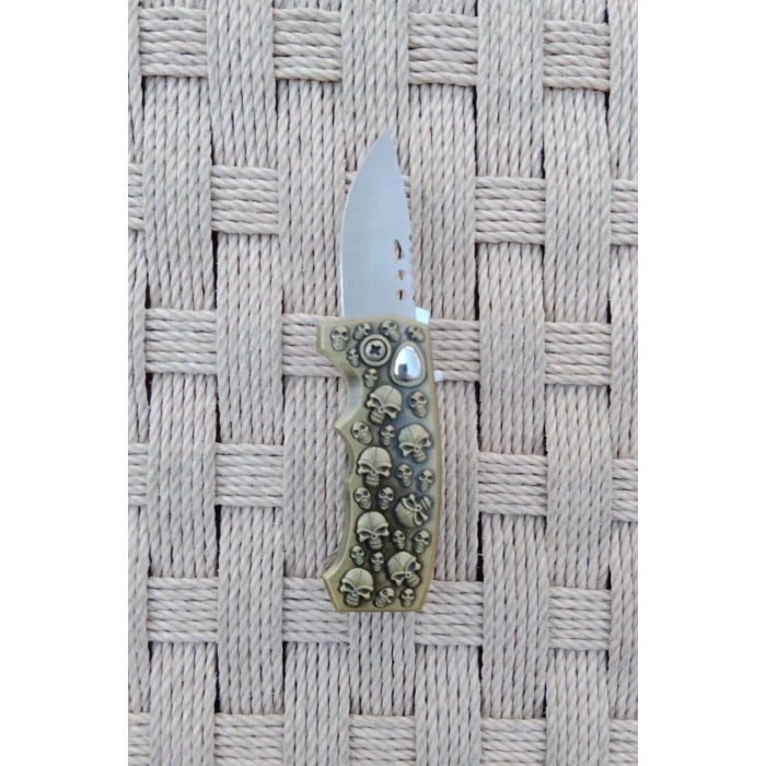 Sari Renkli Kabartmali Cok Fonksiyonlu Kuru Kafalar Modelli Emniyetli Dugmeli Bicakli Purmuz Cakmak