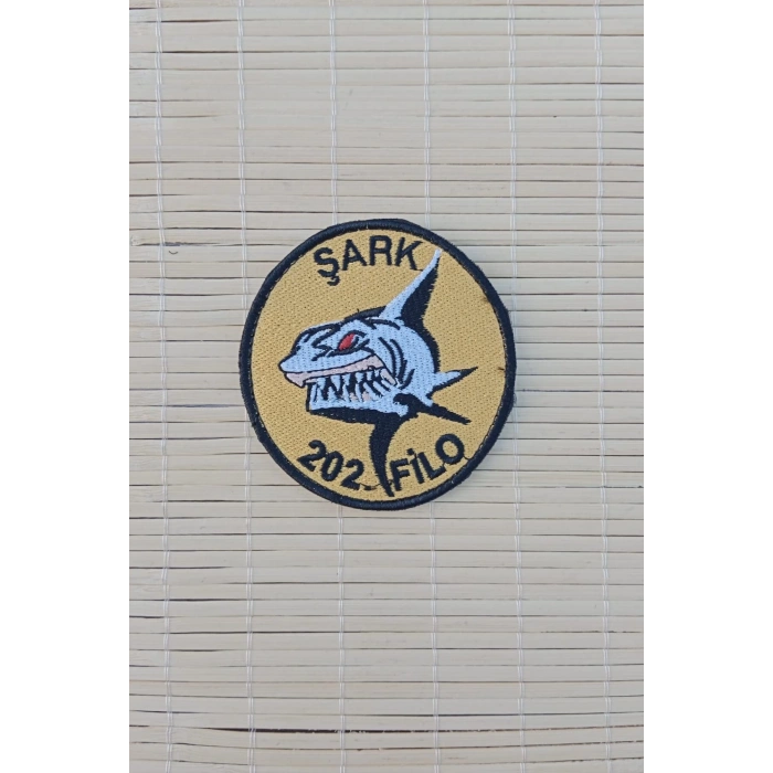 sari zemin nakis islemeli sark 202. filo arma patch pec