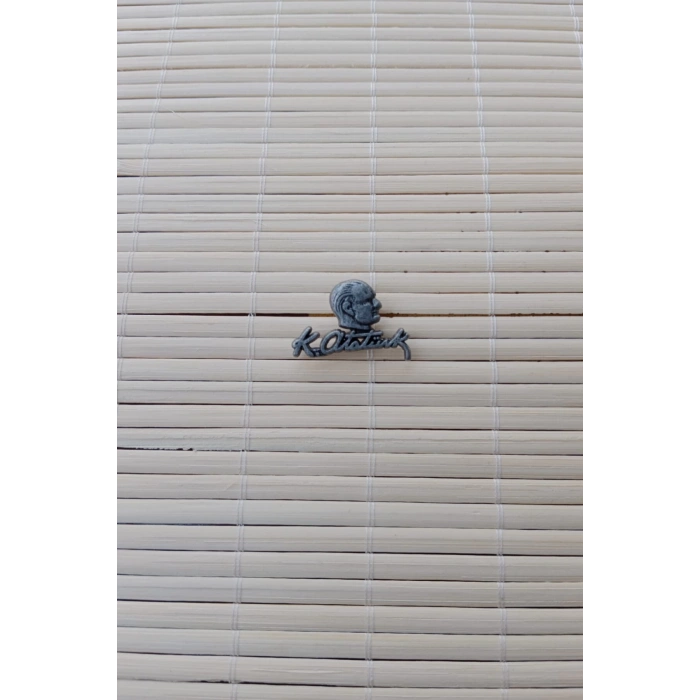 siyah renkli ataturk siluetli imzali ceket yaka ignesi yaka rozeti