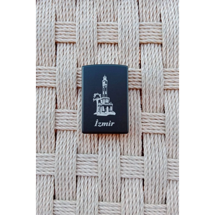 Siyah Renkli izmir Saat Kulesi Resimli Benzinli Purmuz Cakmak