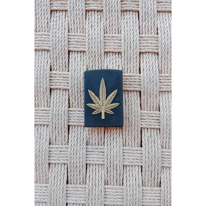 Siyah Renkli Marijuana Sari Amblemli Kabartmali Benzinli Purmuz Cakmak