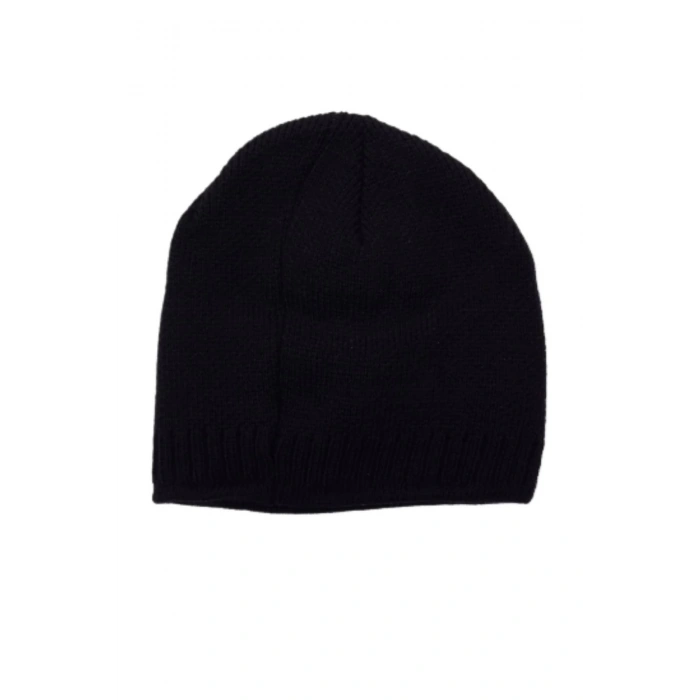 Siyah renkli yun bere