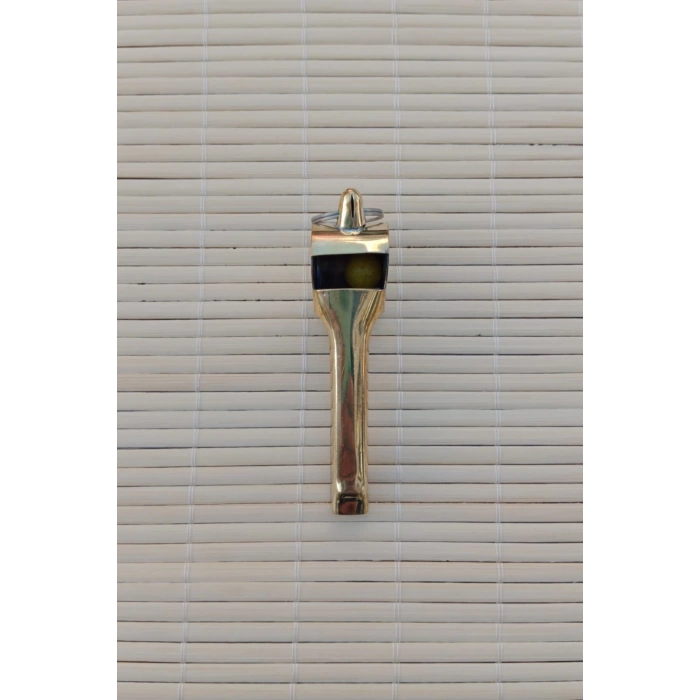 Trafik polisi Sari Renkli pirinc duduk