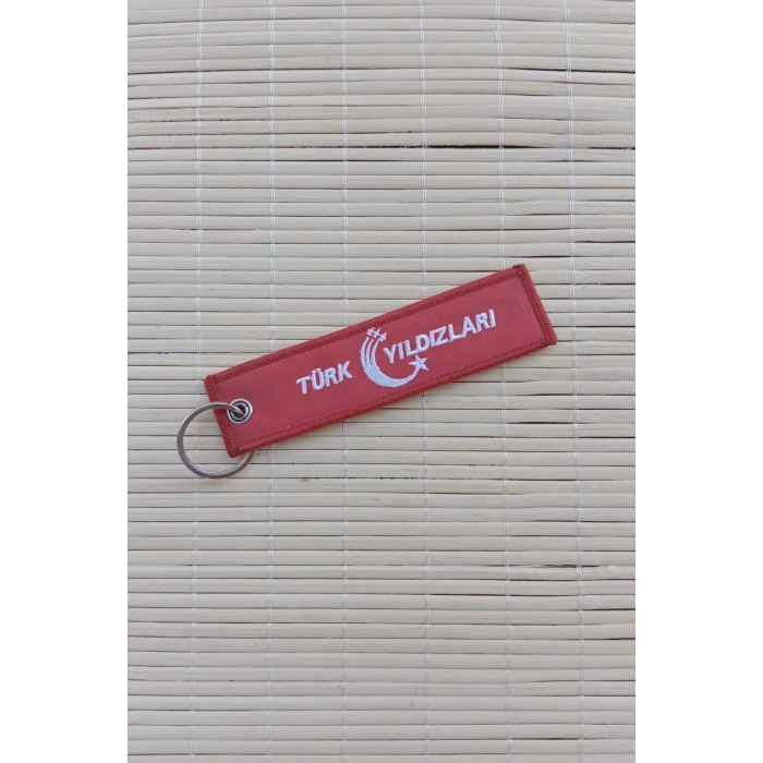 turk yildizlari remove before flight yazili kirmizi beyaz nakis islemeli bez anahtarlik