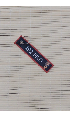 192. Filo Kirmizi Beyaz Nakis islemeli Bez Anahtarlik