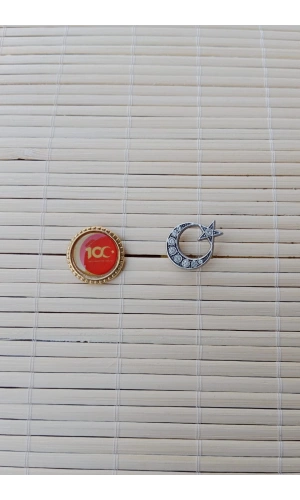 2 Adet 100.yil ve Beyaz Tasli Ayyildiz Sarrafiyeli Taki ceket yaka ignesi yaka rozeti