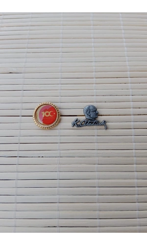 2 Adet 100.yil ve Siyah Ataturk siluetli imzali Sarrafiyeli taki ceket yaka ignesi yaka rozeti