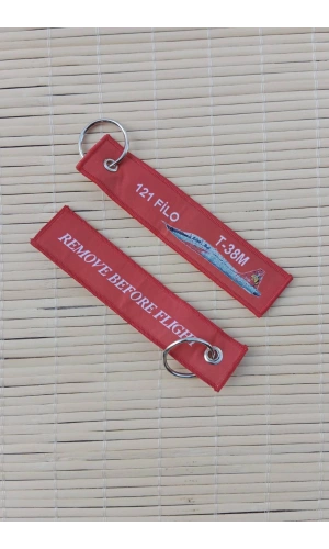 2 Adet 121. Filo T-38M Remove Before Flight Yazili Kirmizi Beyaz Nakis islemeli Bez Anahtarlik