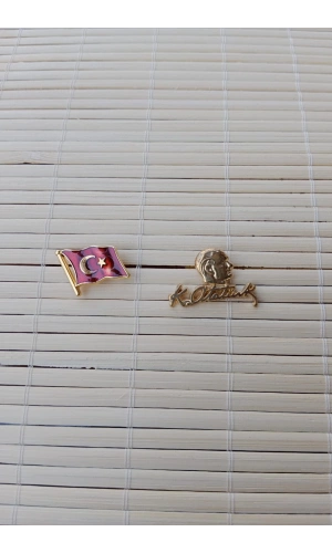 2 Adet Dalgalanan Bayrak Sari Ataturk siluetli imzali Sarrafiyeli taki ceket yaka ignesi yaka rozeti