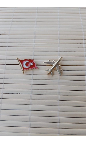 2 Adet Dalgalanan Bayrak ve Sari renkli ucak maketli Sarrafiyeli Taki ceket yaka ignesi yaka rozeti