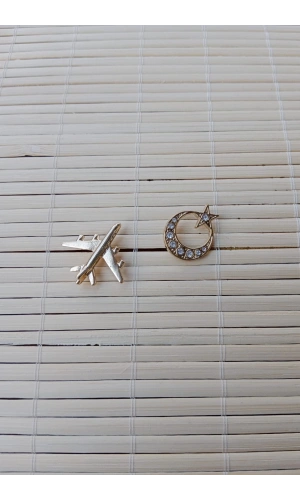 2 Adet Sari renkli ucak maketli Tasli Sari renkli Ayyildiz Sarrafiyeli Taki ceket yaka ignesi yaka rozeti