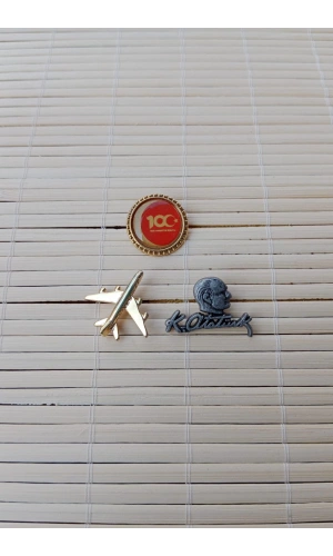 3 Adet 100. yil Sari renkli ucak maketli Siyah K.Ataturk siluetli imzali Sarrafiyeli taki ceket yaka ignesi yaka rozeti