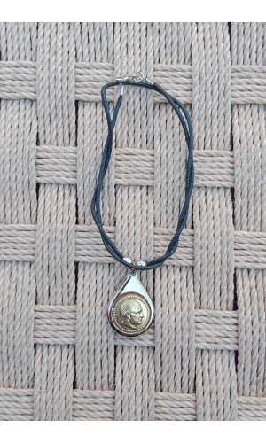 Ataturk Siluetli Kabartmali Sari Renkli Ozel Tasarim Paslanmaz Celik Kolye