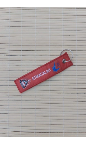 Atmacalar yazili kirmizi beyaz nakis islemeli bez anahtarlik