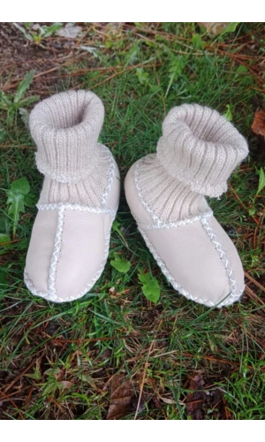 bej renkli hakiki kuzu derisi corapli model organik cocuk bebek ilkadim patik deri ayakkabi