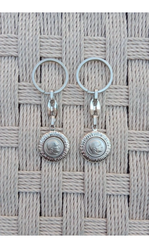 Beyaz Renkli Ataturk Siluetli Kabartmali Ozel Tasarimli Paslanmaz Celik Metal Anahtarlik