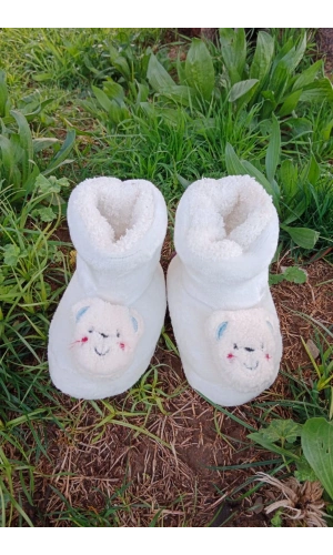 beyaz renkli ayicikli model ici pelus pamuklu organik hafif taban ortopedik cocuk patik panduf