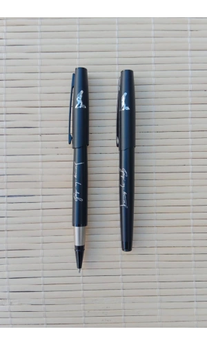 Gazi Mustafa Kemal imzali siyah renkli Lazer Baskili kapakli metal govdeli mavi roller uclu tukenmez kalem