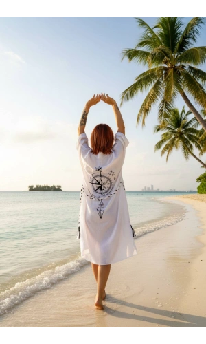 geleneksel tahta baski keten dokuma beyaz renkli pusula desenli baskili kisa kollu plaj elbisesi gomlek