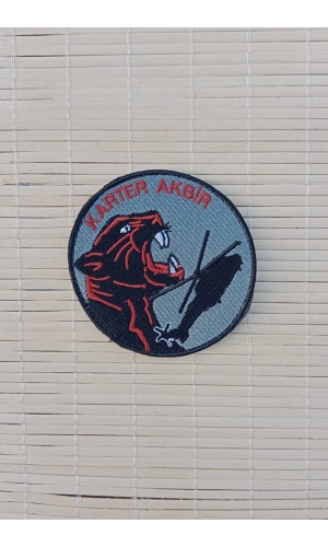 gri siyah zemin nakis islemeli karter akbir arma patch pec