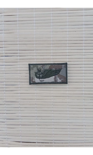 kara kuvvetleri kamuflaj renkli teknisyen yarim kanat nakis brove