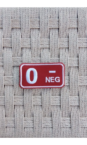 kirmizi kadife zemin beyaz nakis islemeli 0 - neg kan gruplu arma patch pec