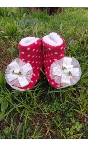 kirmizi renkli fiyonklu cicekli beyaz gul modeli dantelli ici pamuklu organik hafif taban ortopedik cocuk bebek ilkadim patik panduf