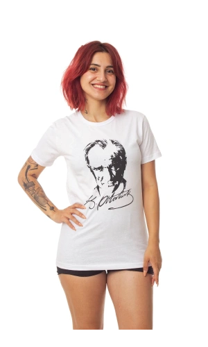 kisa kollu dijital baskili siyah beyaz ataturk resimli imzali tisort