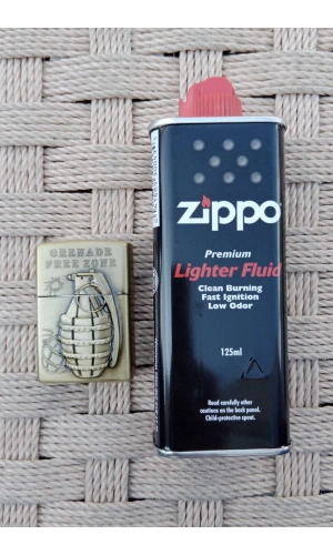 Ozel Tasarim Altin Sarisi Renkli Benzinli Grenade Free Zone Yazili Kabartmali El Bombasi Desenli premium zippo Cakmak