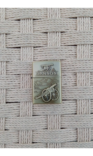 Ozel Tasarim ortacag cannon Topcu silahi Sari renkli yazili kabartmali zippo Cakmak