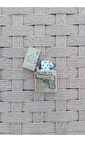 Ozel Tasarim Sari renkli 92F Tabancali asker kabartmali word A gun yazili mermi ve hedef tahtali zippo Cakmak