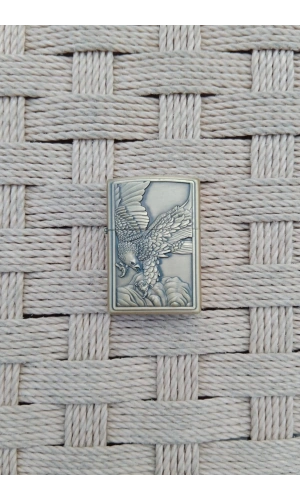 Ozel Tasarim Sari renkli Eagle kabartmali zippo Cakmak