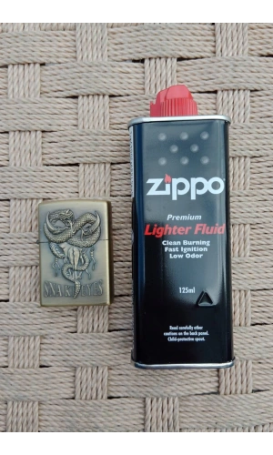 Ozel Tasarim Sari renkli Snake Eyes yazili kabartmali premium zippo Cakmak
