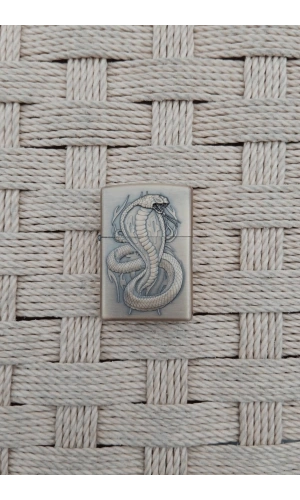 Ozel Tasarim Sari renkli Snake Kobra yilan kabartmali zippo Cakmak