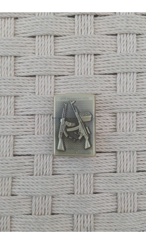 Ozel Tasarim Sari renkli STG 44 Assault Rifle Bar Tüfek kabartmali Medal of Honor Airborne yazili zippo Cakmak