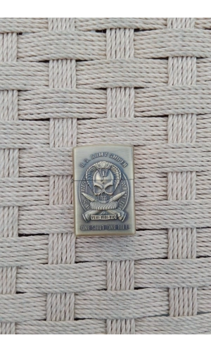 Ozel Tasarim Sari renkli U.S.Army Sniper One Shot One Kill Yazili kabartmali zippo Cakmak