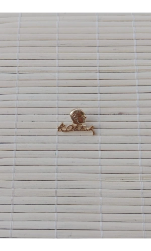 sari renkli ataturk siluetli imzali ceket yaka ignesi yaka rozeti