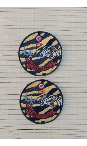 sari zemin siyah nakis islemeli f 16 192. filo arma pec patch