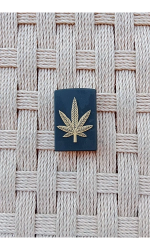 Siyah Renkli Marijuana Sari Amblemli Kabartmali Benzinli Purmuz Cakmak